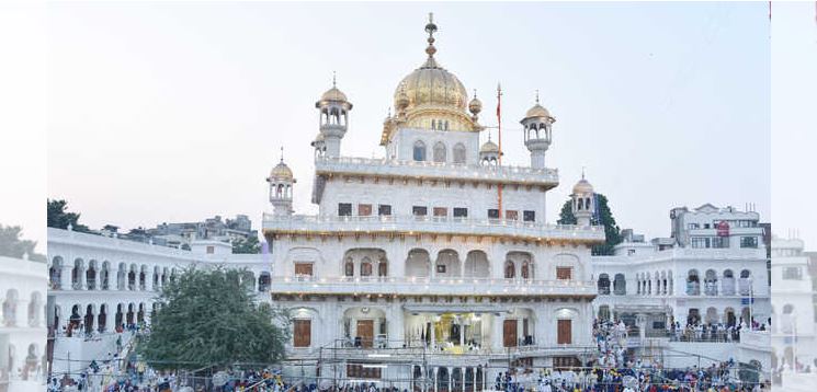 Iron shed in front of Akal Takht blown away as squall hits Amritsar